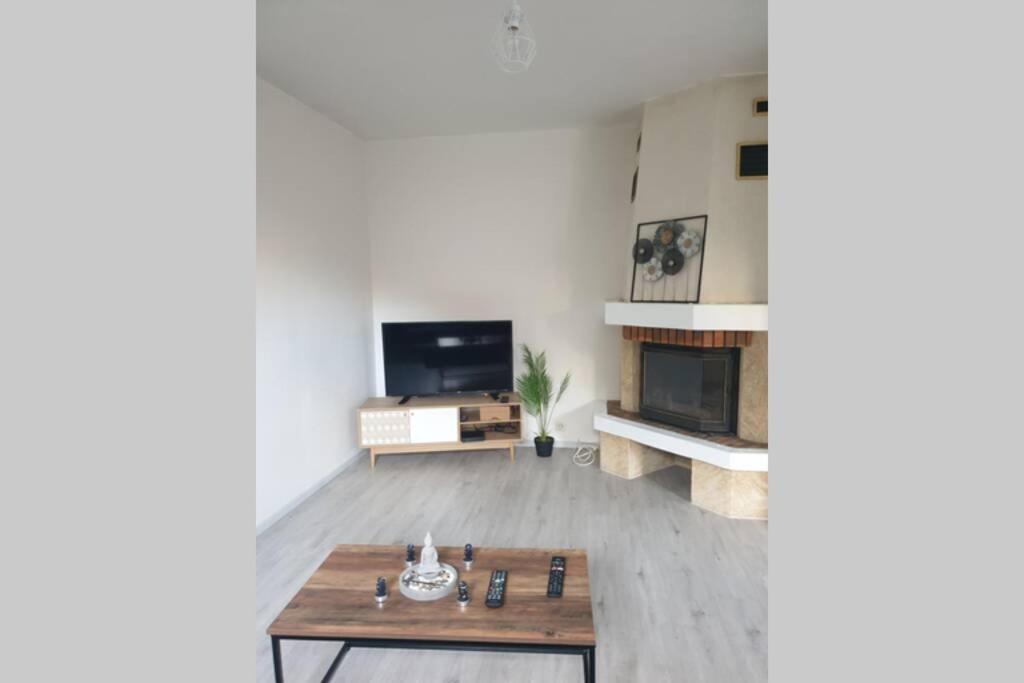 Belle Maison Entiere Труа Экстерьер фото
